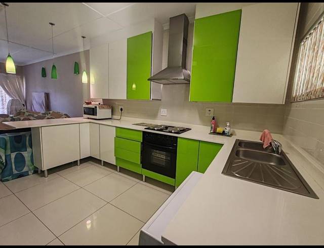 2 BEDROOM APARTMENT FOR SALE IN RENNIES BEACH